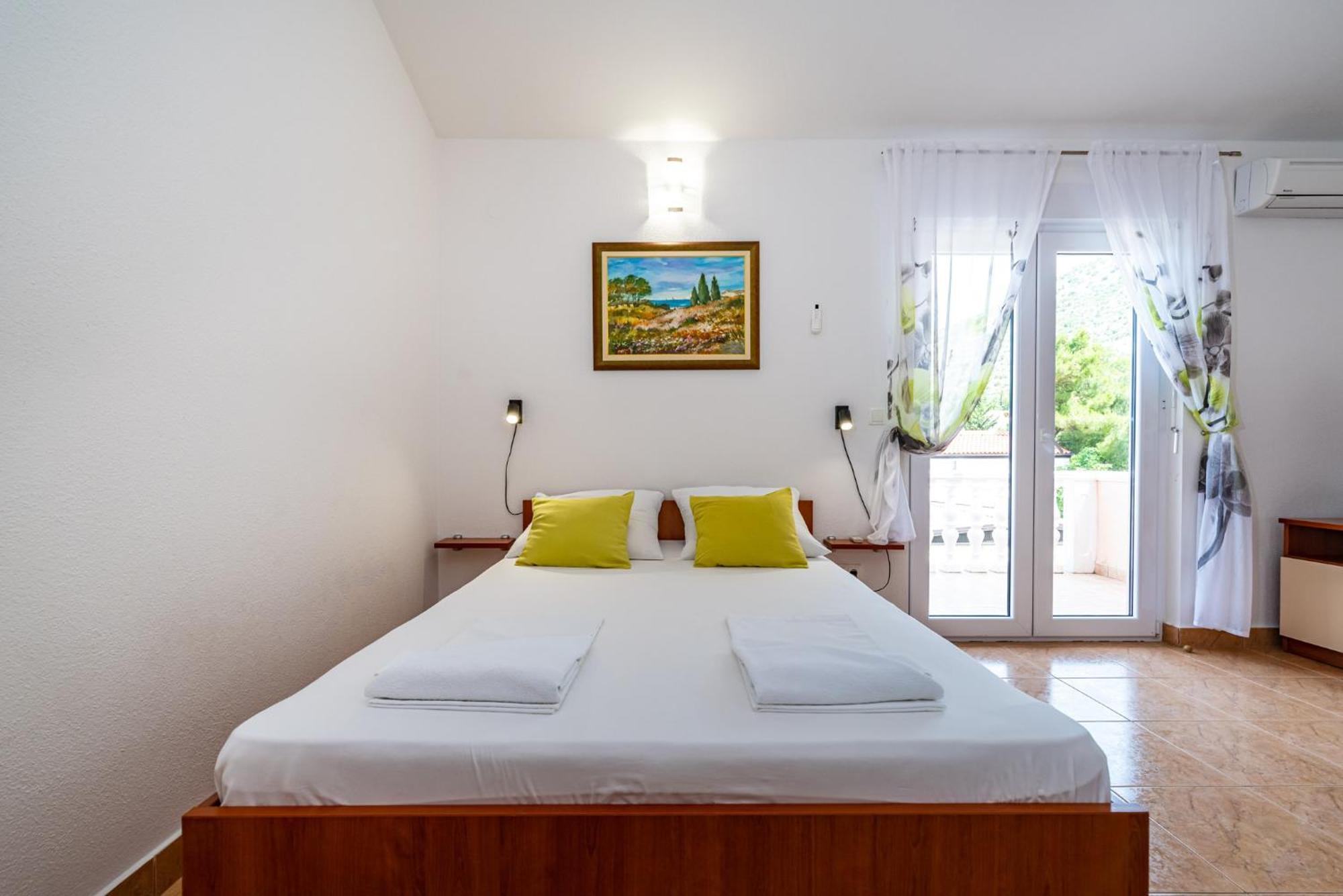 Apartments Prkacin 2 Starigrad Paklenica Eksteriør billede
